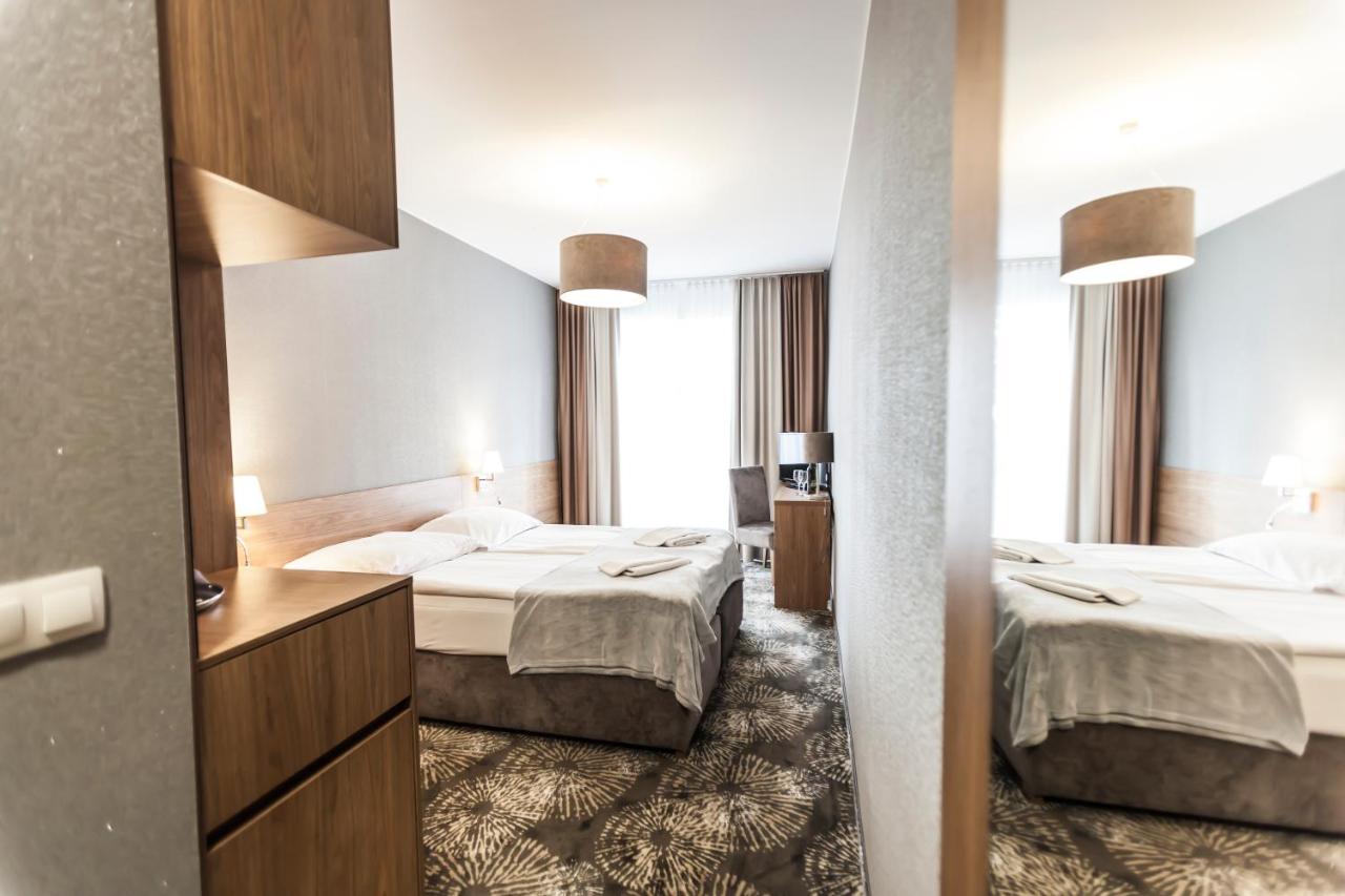 Hotel Alcest Z Widokiem Na Morze Rewal Exterior foto