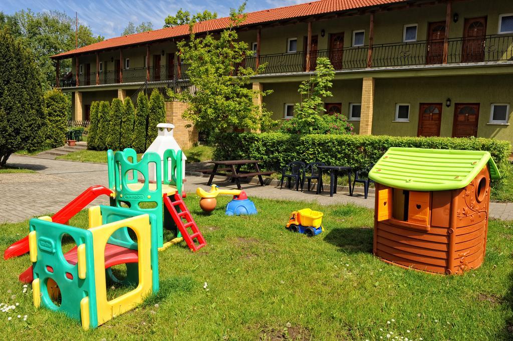 Hotel Alcest Z Widokiem Na Morze Rewal Exterior foto