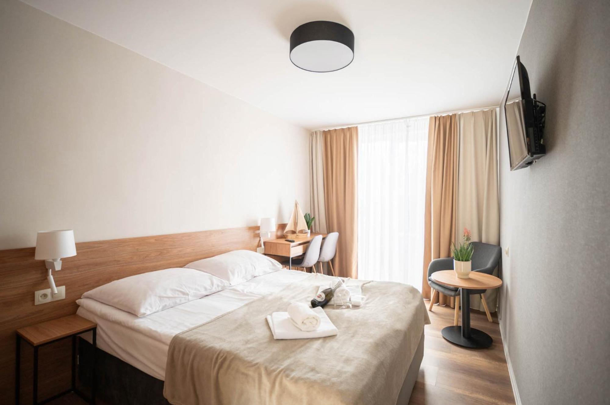 Hotel Alcest Z Widokiem Na Morze Rewal Exterior foto